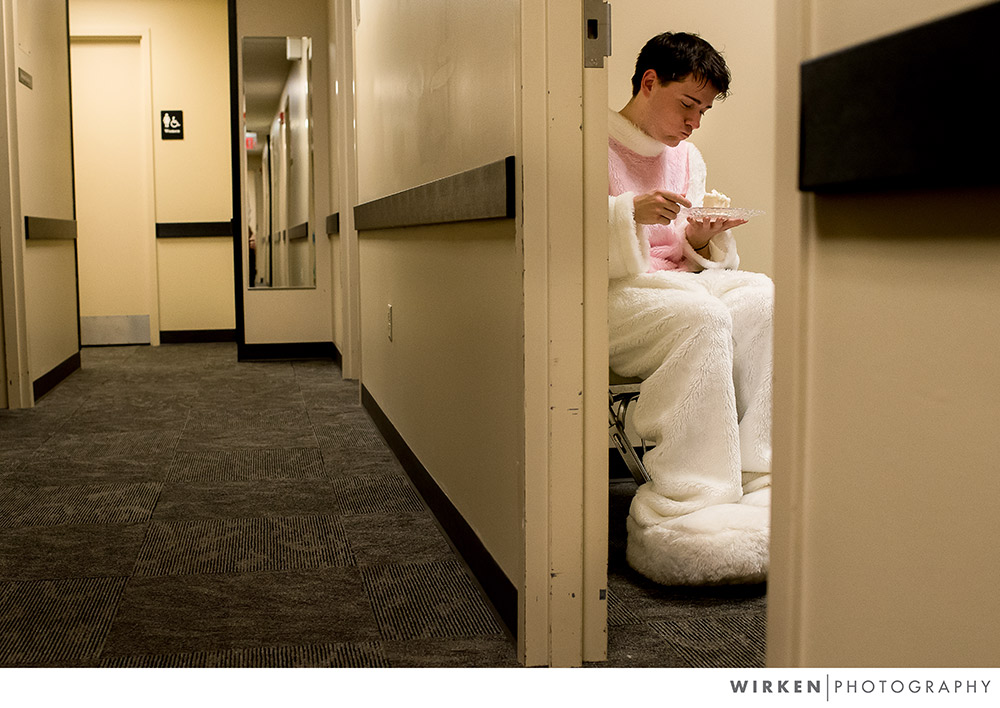kansas_city_wedding_photography_Starlight_theatre_reception_Trapp_easter_bunny